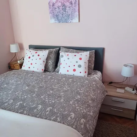 Jakobina Apartment *