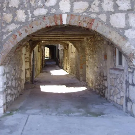 Jakobina * Brodarica (Sibenik-Knin)