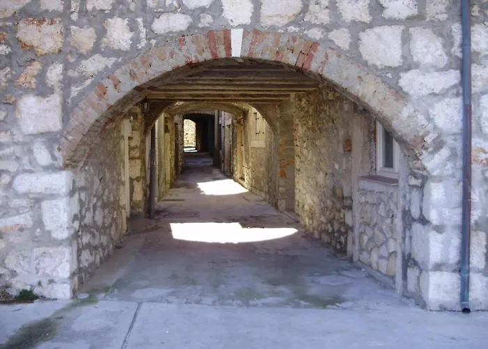 Jakobina * Brodarica (Sibenik-Knin)